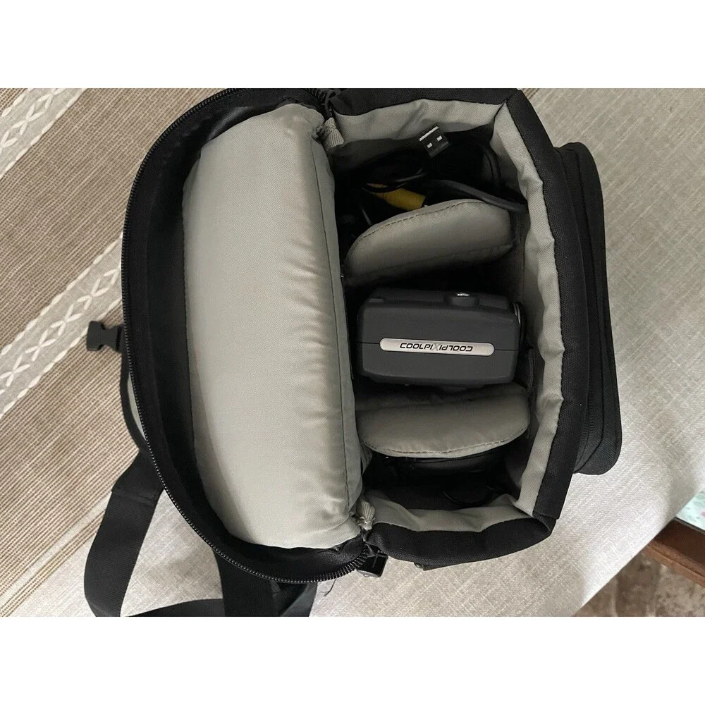 Nikon Coolpix P1x995 Black Camera bundle With Extras Ships From USA